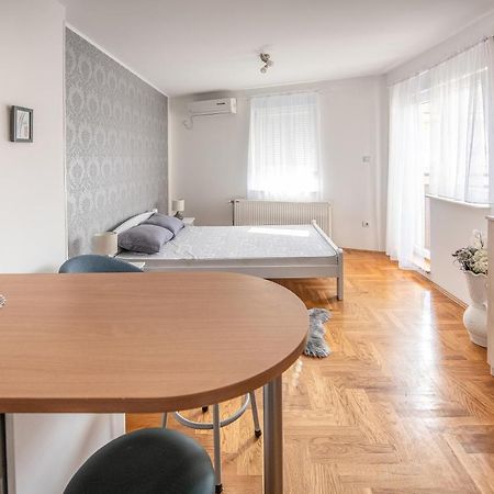 Stella Modern Apartment 2 Újvidék Kültér fotó